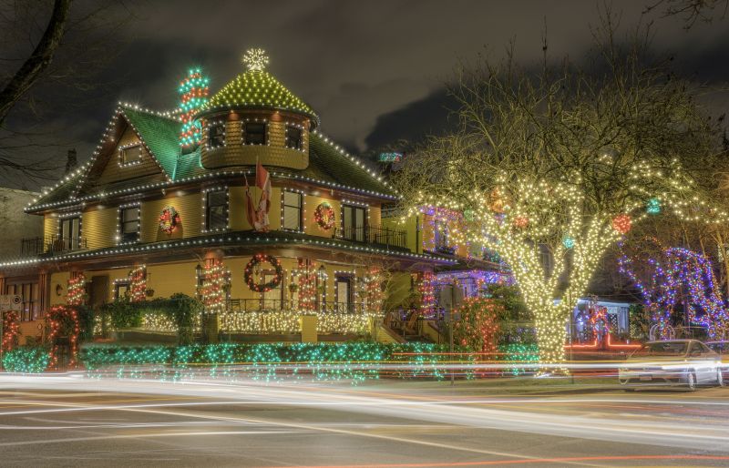 Holiday Lights Installation in Olathe, KS