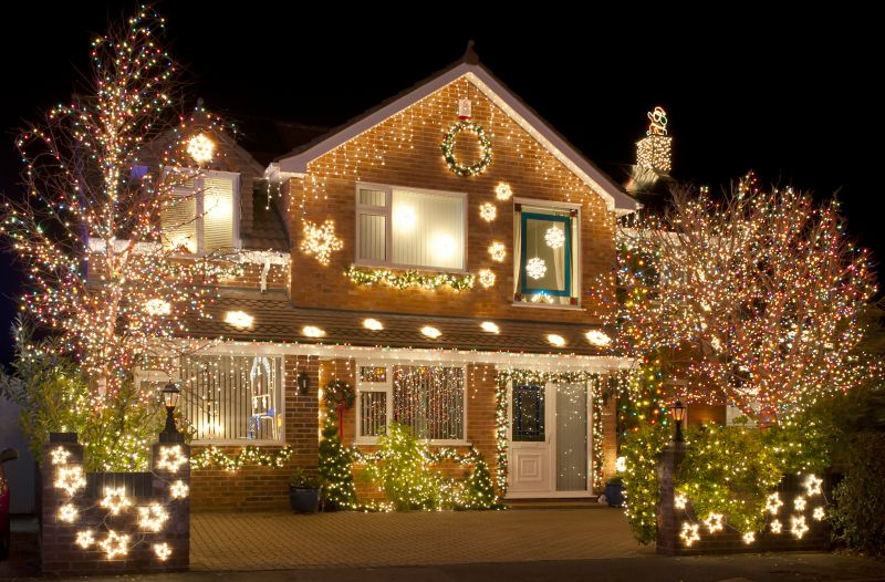 Residential Holiday Lights Installation